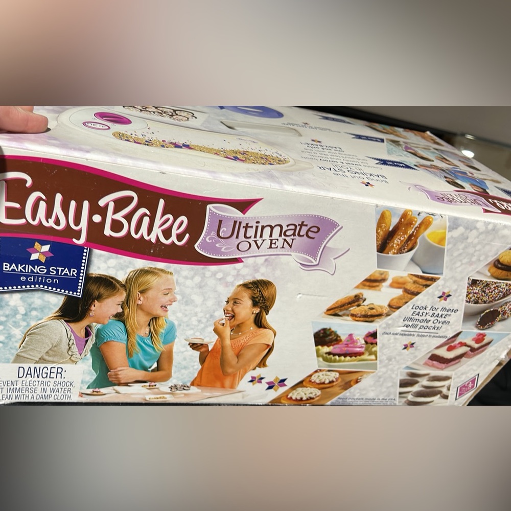 Baking star easy bake ultimate oven- in box - only used once